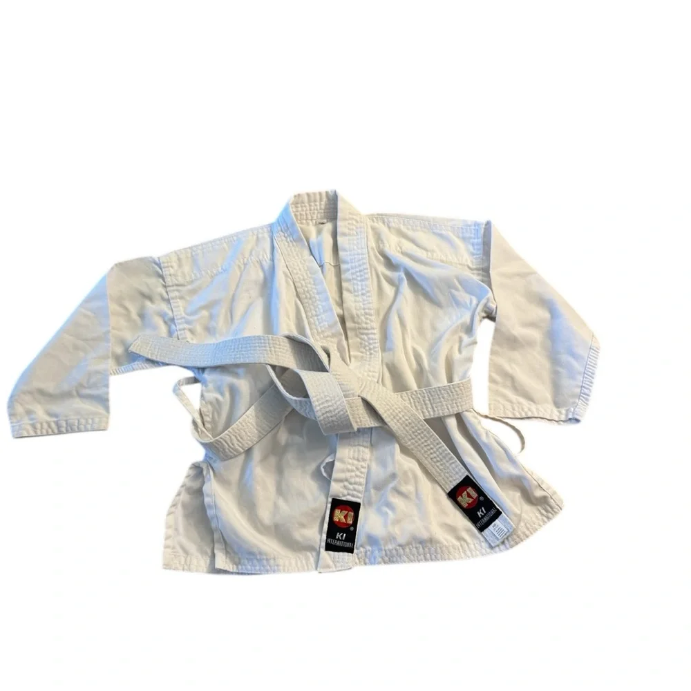 Costume KI International Martial Arts Gi Ages 3-6 White Belt Included
